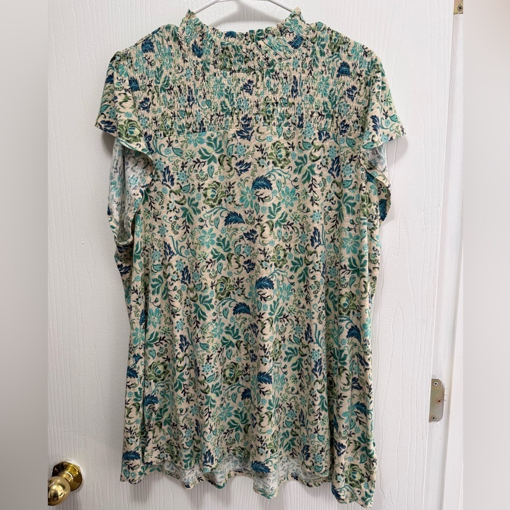 torrid Cream Floral Smocked Flutter Sleeve Flowy Top Teal & Navy Print Size 2